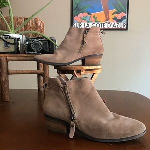 VINCE CAMUTO Tricera Bootie in Smoke Taupe